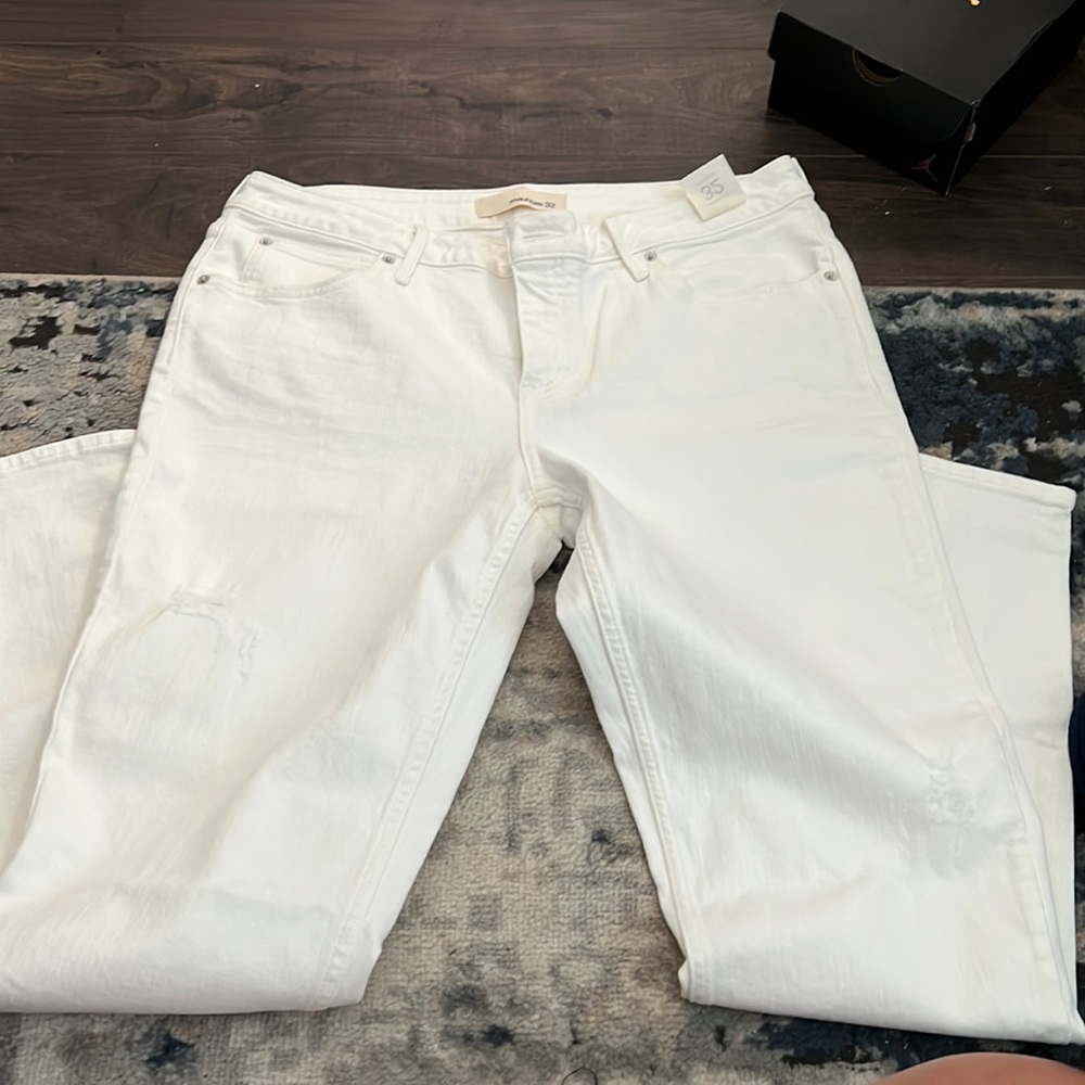 women’s white skinny jeans